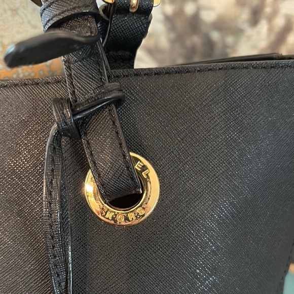 SOLD!!!!!Michael Kors Black Leather Tote with Gold Hardware - Picture 3 of 9